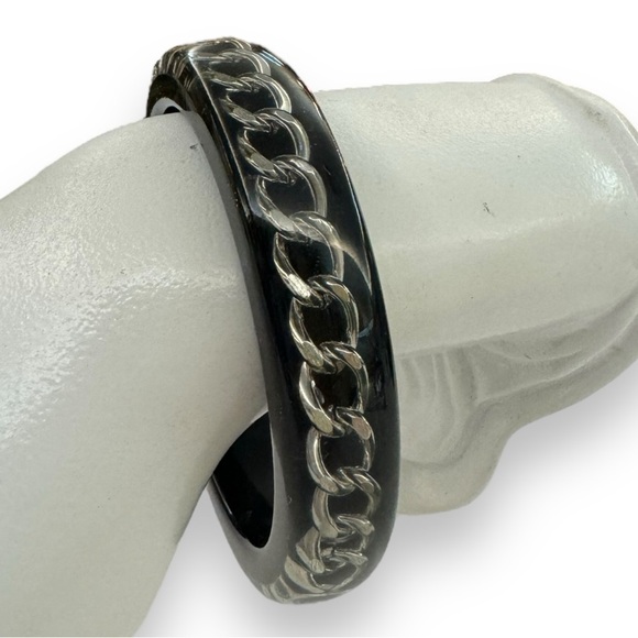 VINTAGE Clear/Black with Silver Chain Inlay Lucite Plastic Bangle Bracelet - Picture 1 of 4